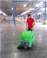 512ET IPC Eagle 28" Sweeper Vacuum industrial warehouse cleaning